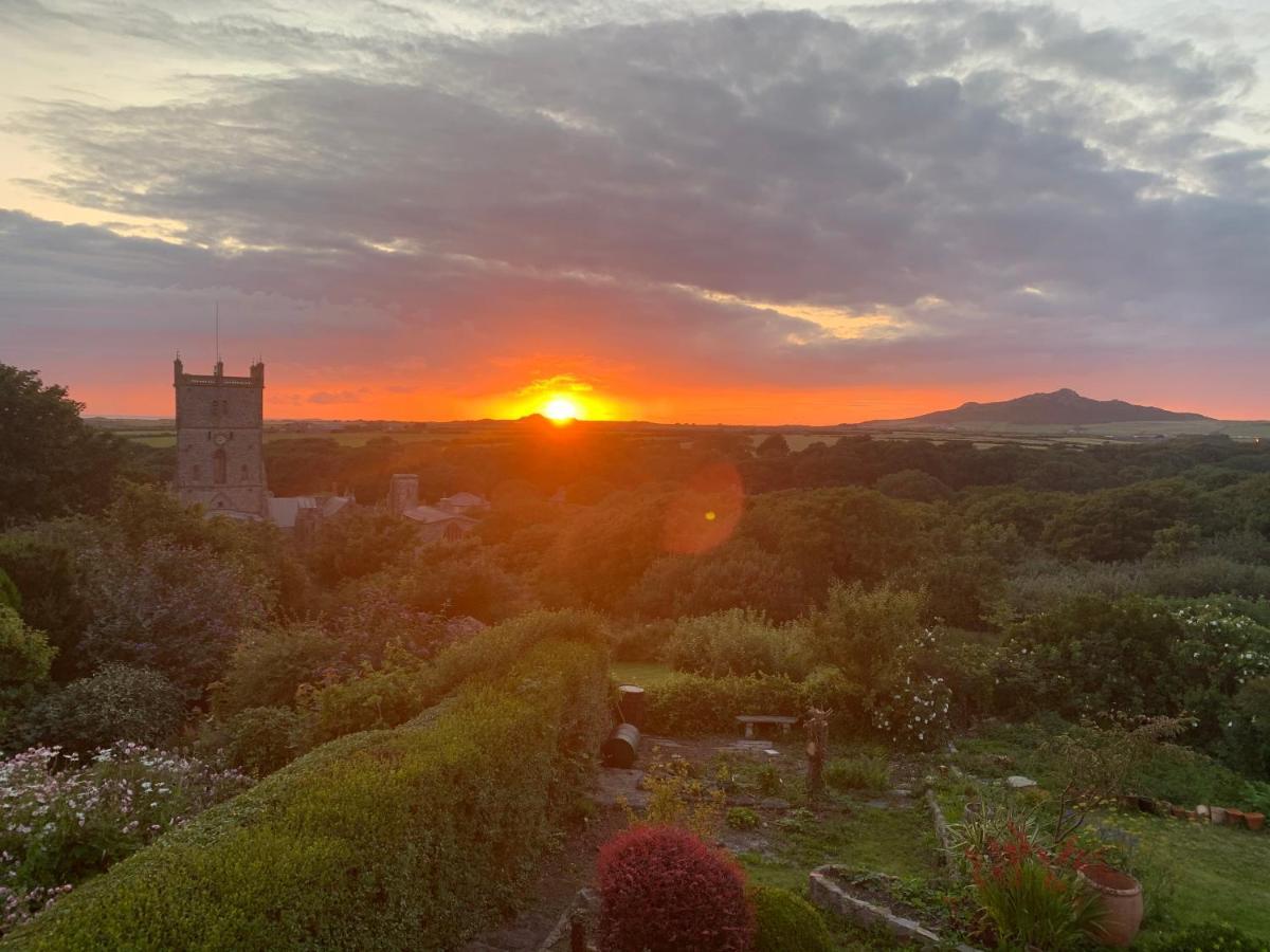 St Davids Gin & Kitchen - The Cathedral Villas Екстериор снимка