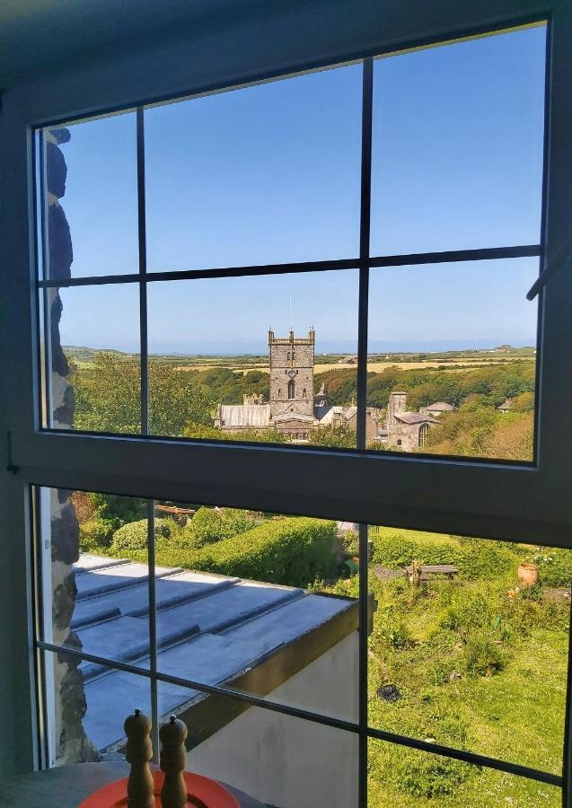 St Davids Gin & Kitchen - The Cathedral Villas Екстериор снимка